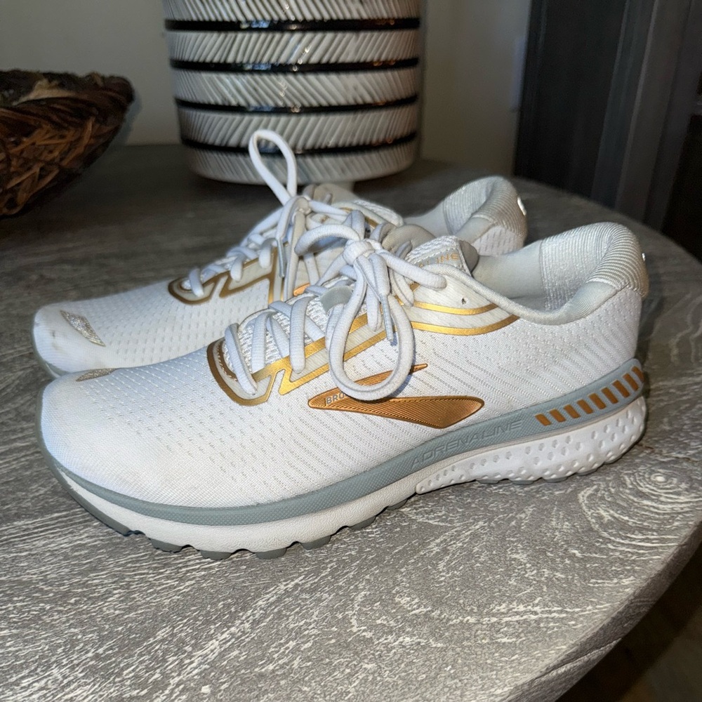 Brooks Adrenaline GTS 20